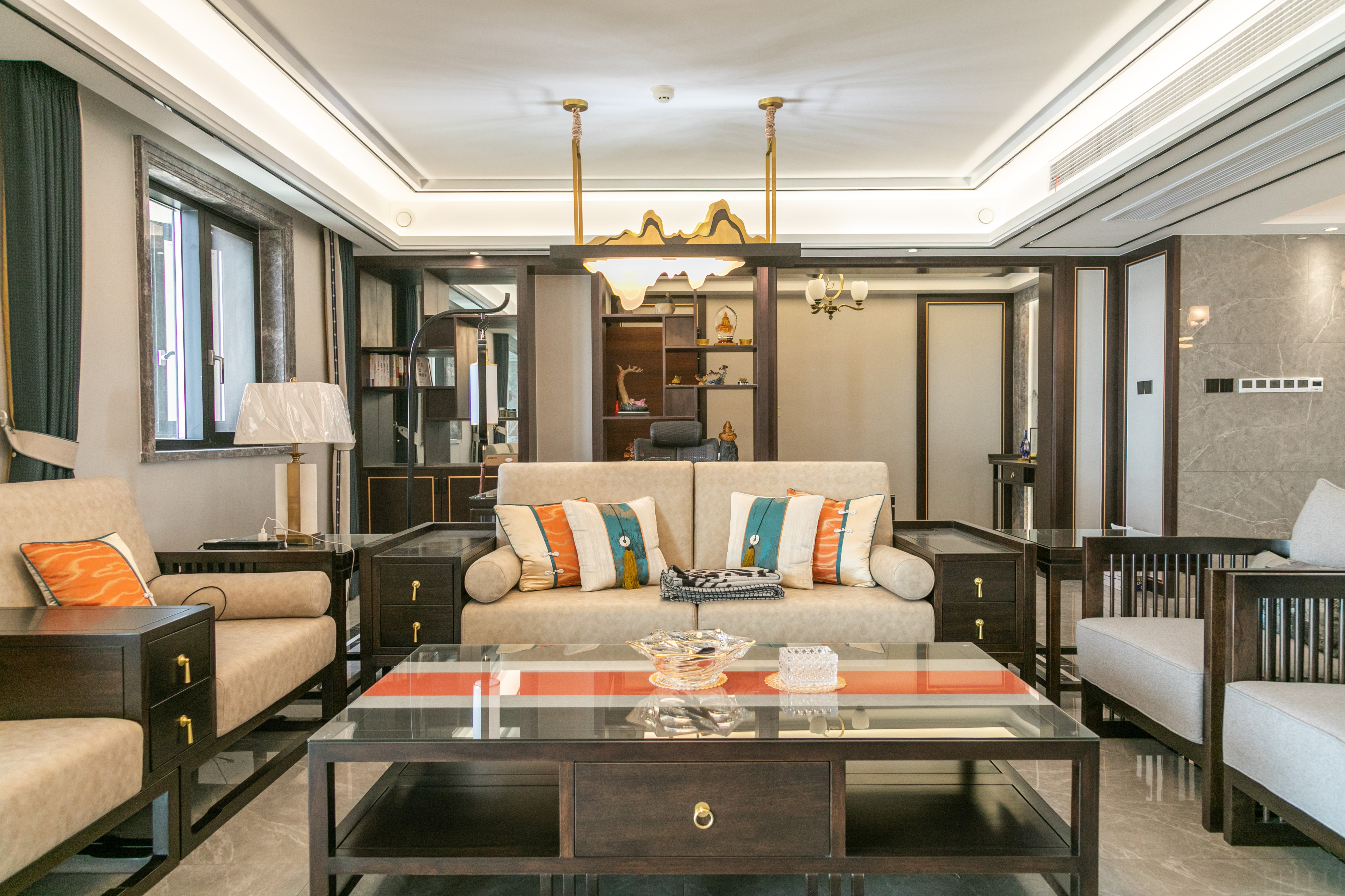 世茂錦繡長(zhǎng)江,新中式