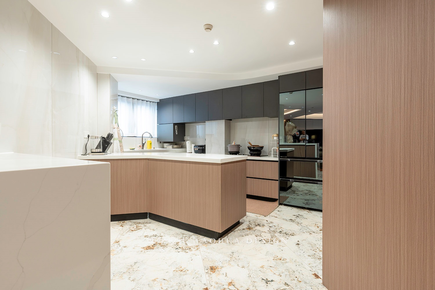 世紀江尚裝修,意式極簡風格