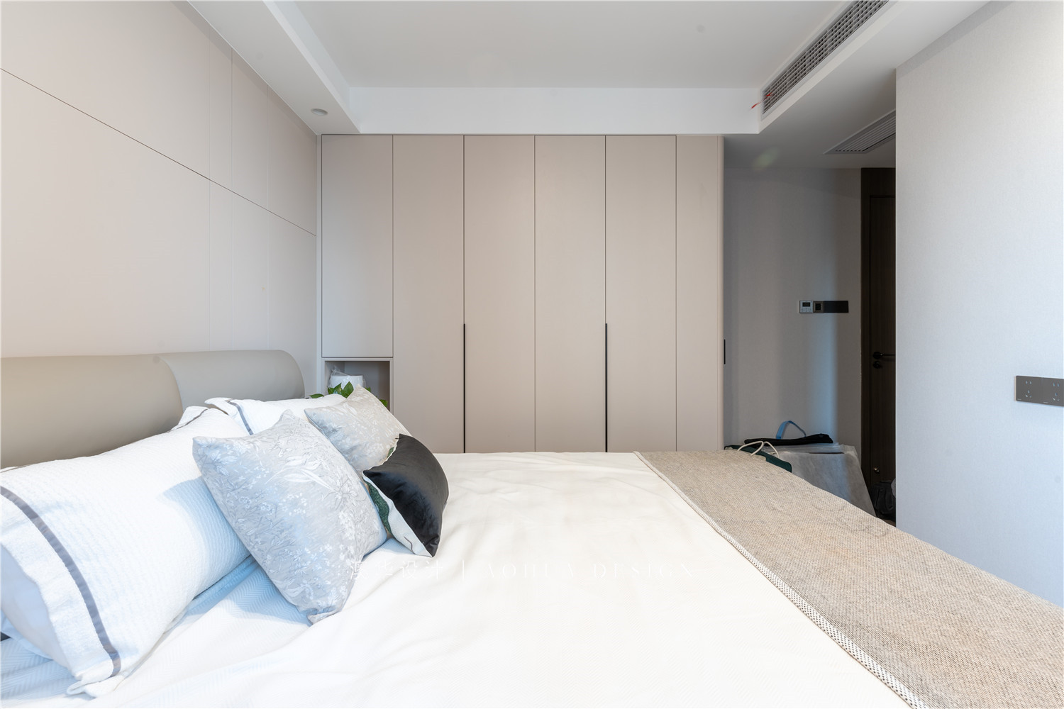 萬科漢口傳奇裝修,現代輕奢風格